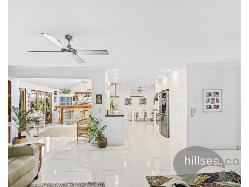 9 Carrumbella Drive, Arundel QLD 4214