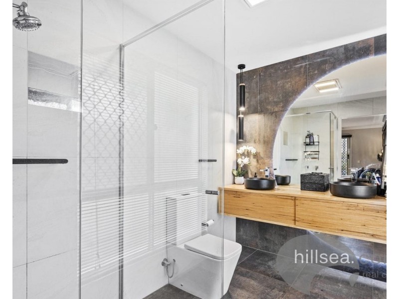 9 Carrumbella Drive, Arundel QLD 4214