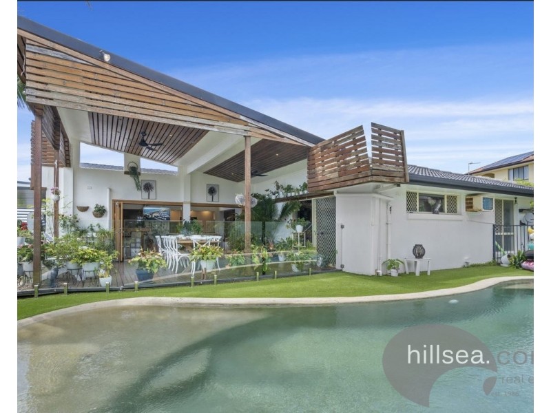 9 Carrumbella Drive, Arundel QLD 4214