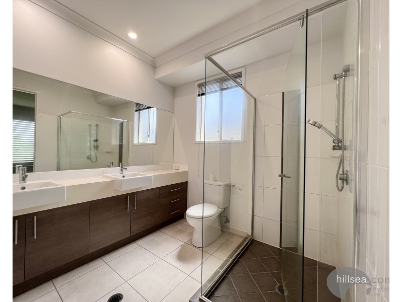 6 Manning Circuit, Pacific Pines QLD 4211