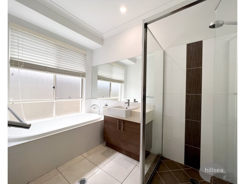 6 Manning Circuit, Pacific Pines QLD 4211