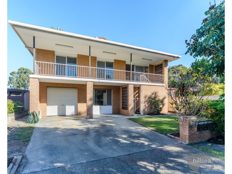 4 Falkinder Avenue, Paradise Point QLD 4216