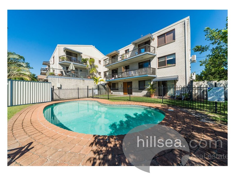 2/14 Brett Avenue, Labrador QLD 4215