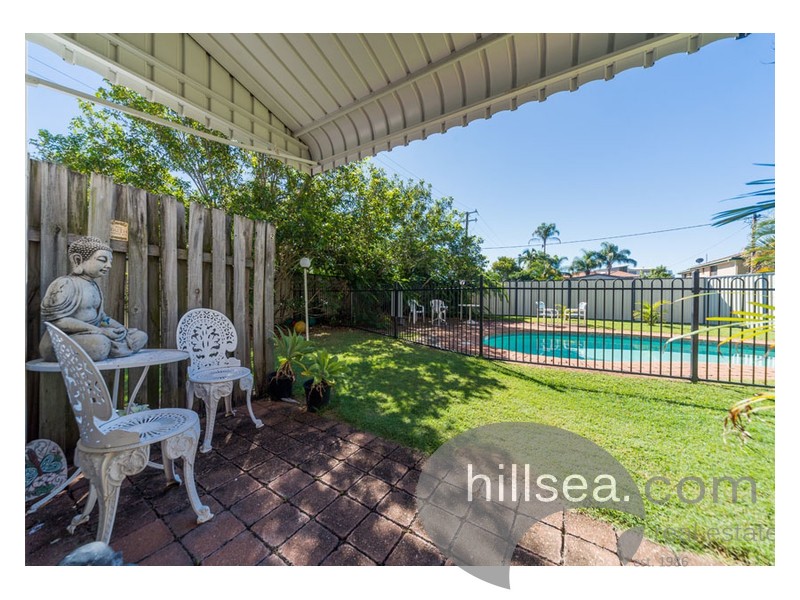 2/14 Brett Avenue, Labrador QLD 4215