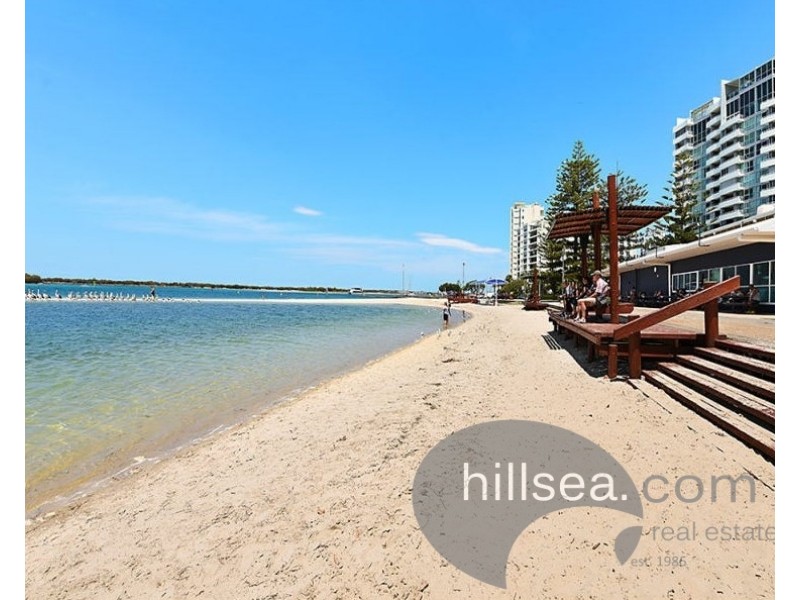 2/46 Broad Street, Labrador QLD 4215