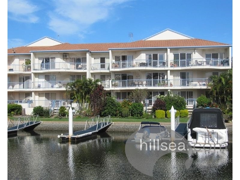 16/9 Madang Crescent, Runaway Bay QLD 4216