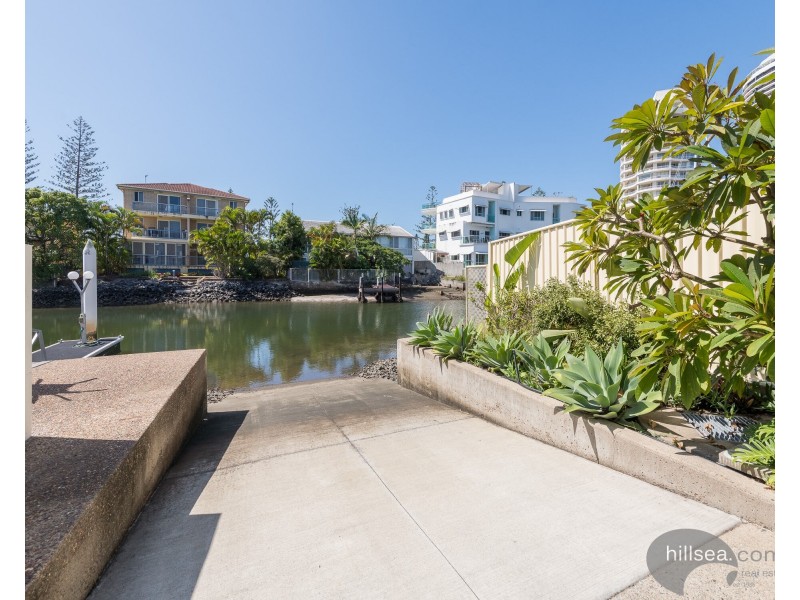 16/9 Madang Crescent, Runaway Bay QLD 4216