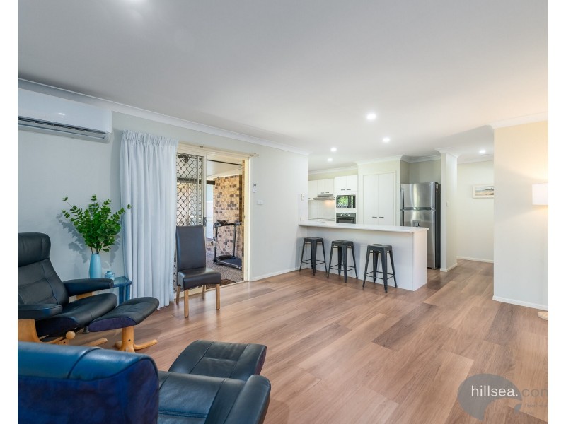 8 Cootharaba Drive, Helensvale QLD 4212