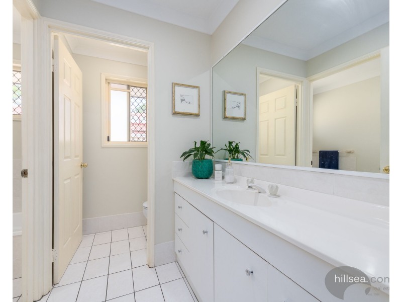 8 Cootharaba Drive, Helensvale QLD 4212