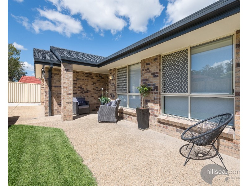 8 Cootharaba Drive, Helensvale QLD 4212
