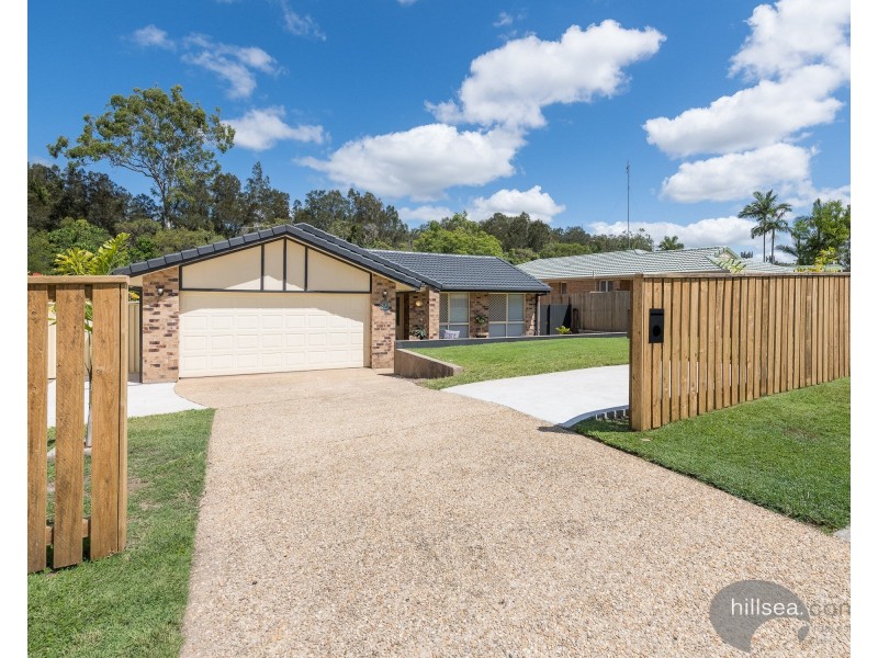 8 Cootharaba Drive, Helensvale QLD 4212