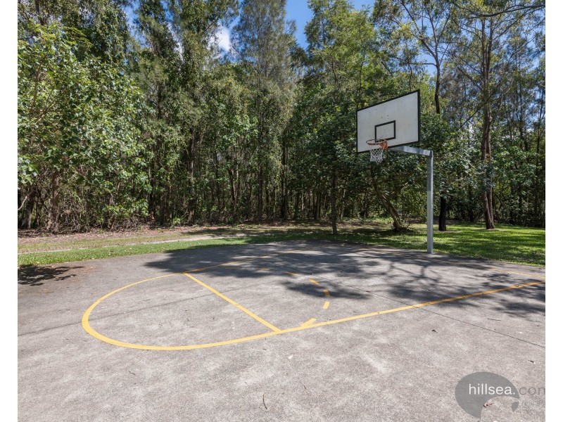 8 Cootharaba Drive, Helensvale QLD 4212