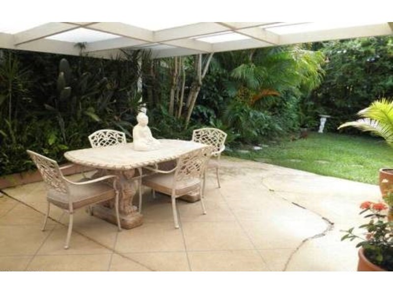 1/19 Nina Parade, Arundel QLD 4214