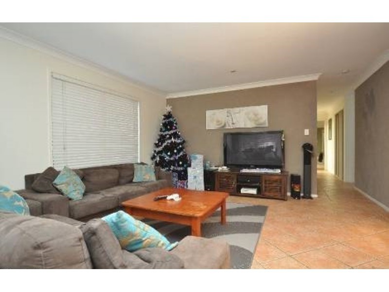 1/19 Nina Parade, Arundel QLD 4214