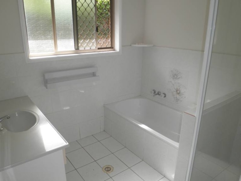 76 Open Drive, Arundel QLD 4214