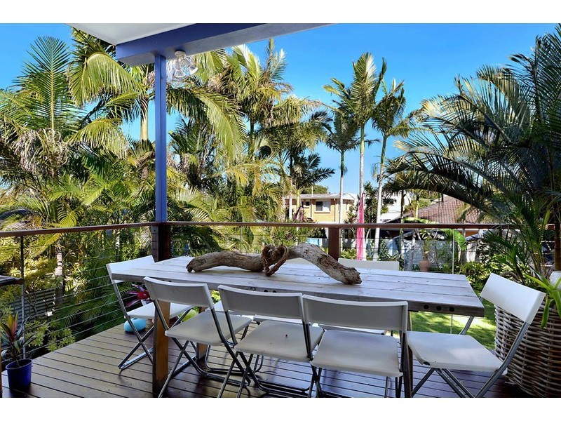12 Donald Avenue, Paradise Point QLD 4216
