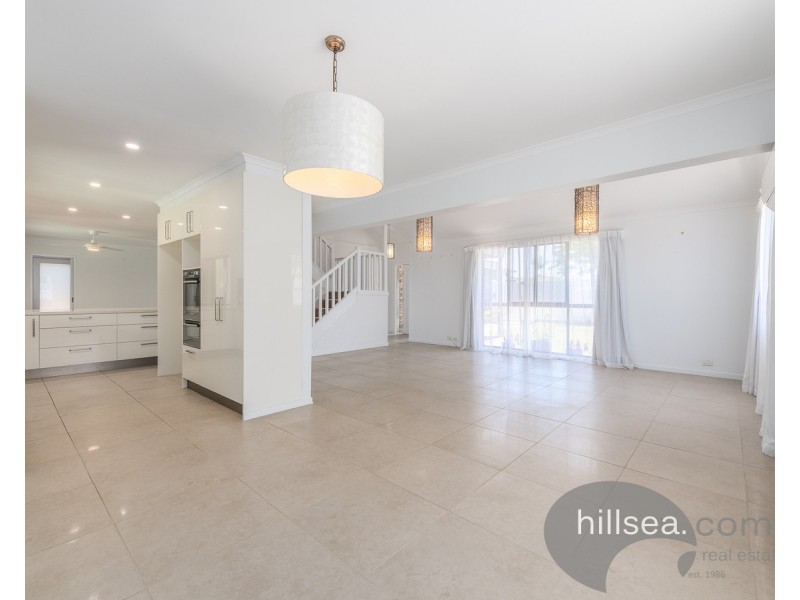 14A Thrush Avenue, Paradise Point QLD 4216