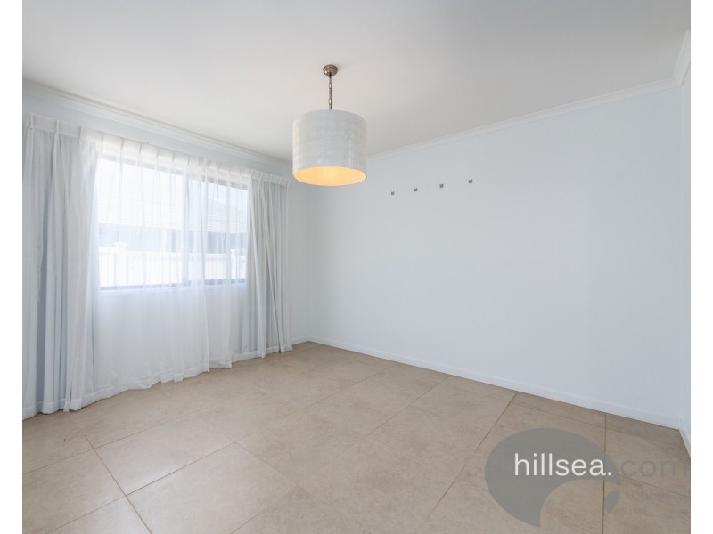 14A Thrush Avenue, Paradise Point QLD 4216