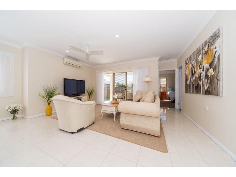 41 Azure Way, Hope Island QLD 4212