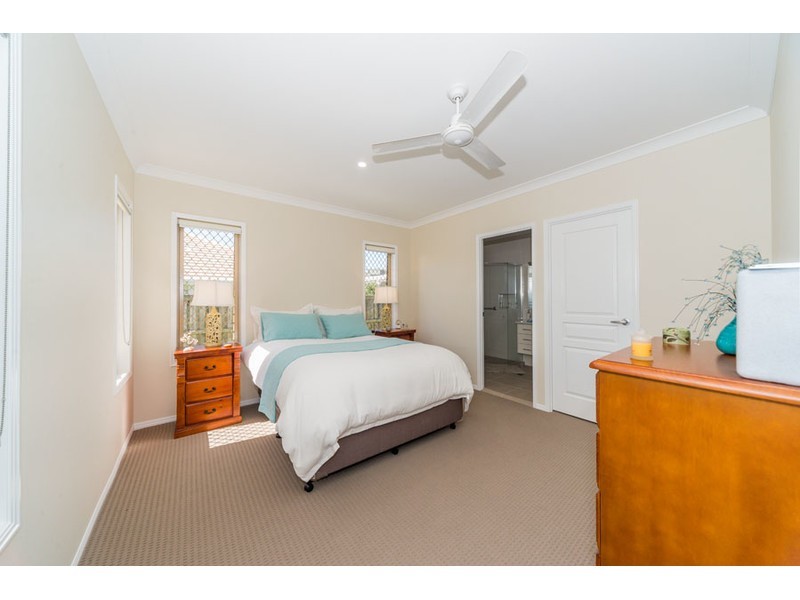 41 Azure Way, Hope Island QLD 4212