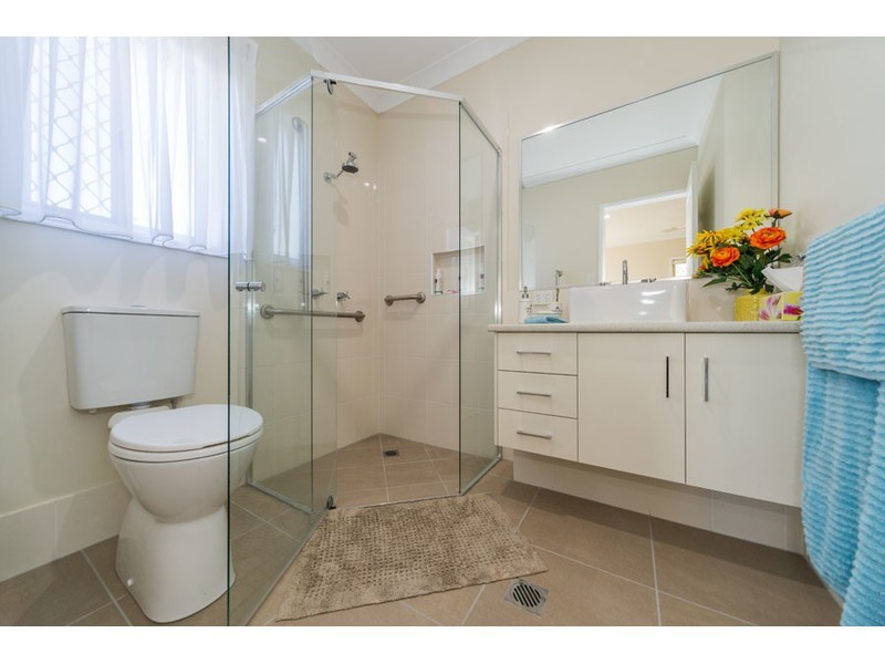 41 Azure Way, Hope Island QLD 4212