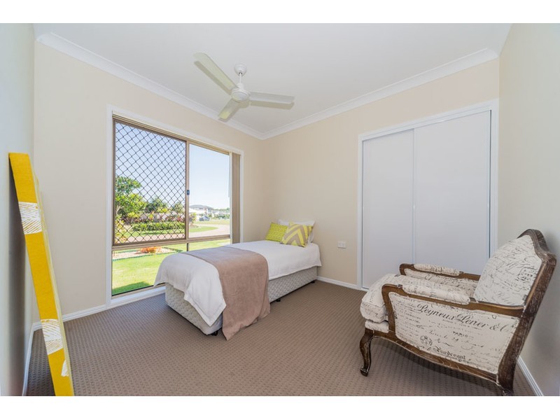 41 Azure Way, Hope Island QLD 4212