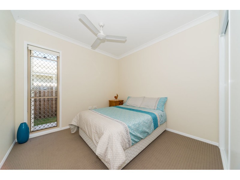 41 Azure Way, Hope Island QLD 4212