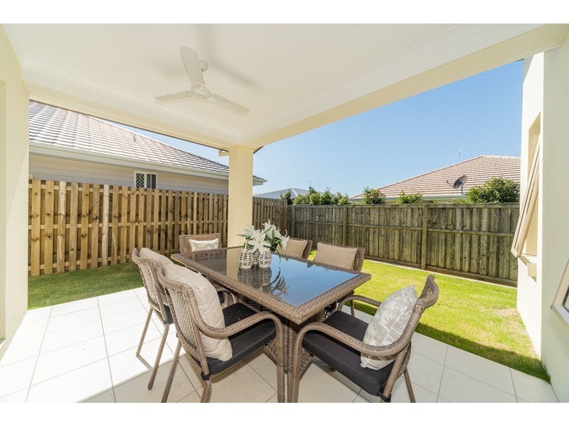 41 Azure Way, Hope Island QLD 4212