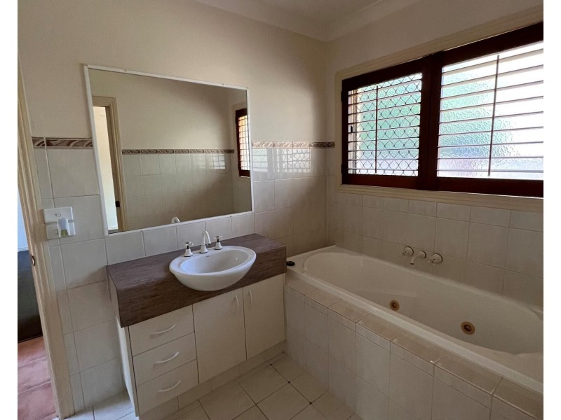 57 Burrendong Road, Coombabah QLD 4216