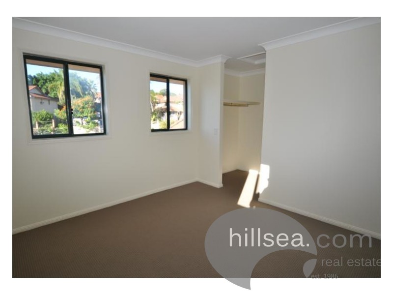 2/104 Greenacre Drive, Parkwood QLD 4214