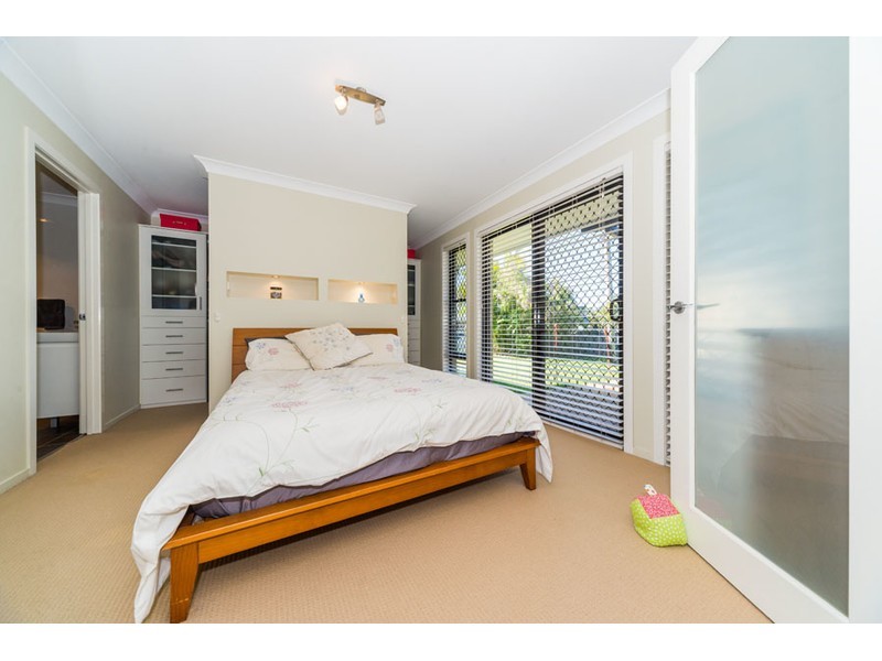 16 Menindee Avenue, Coombabah QLD 4216