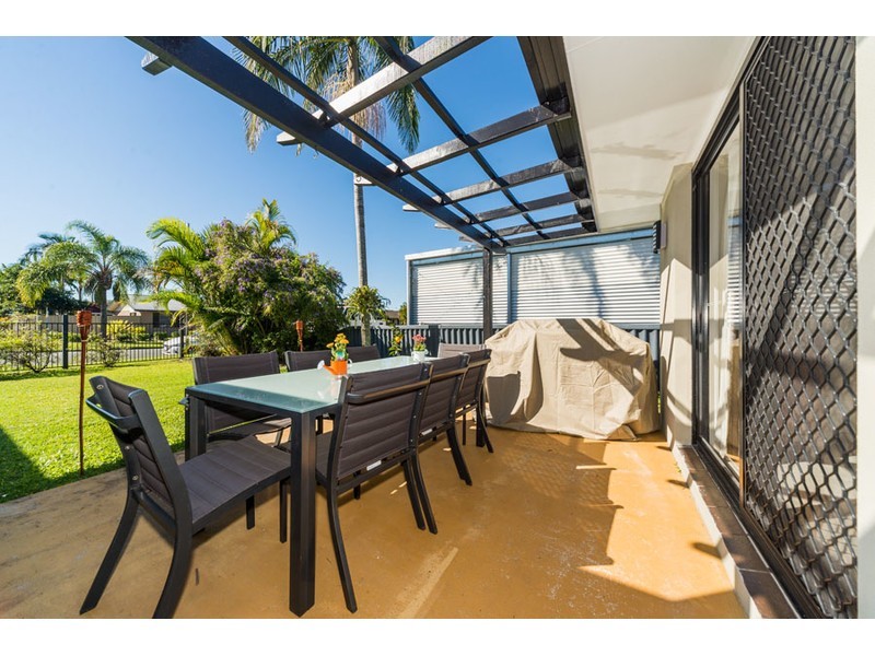 16 Menindee Avenue, Coombabah QLD 4216