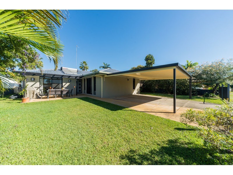 16 Menindee Avenue, Coombabah QLD 4216