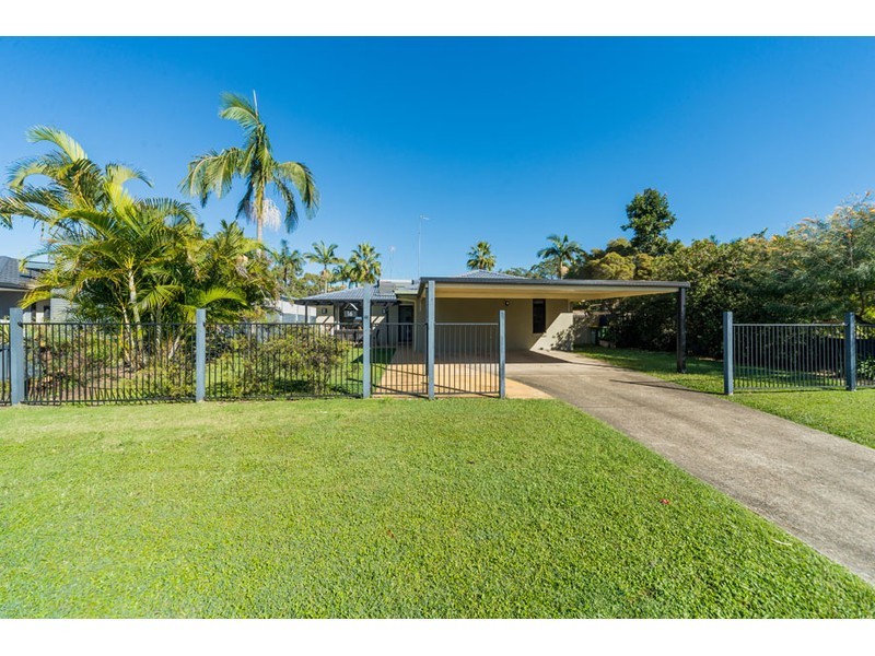 16 Menindee Avenue, Coombabah QLD 4216