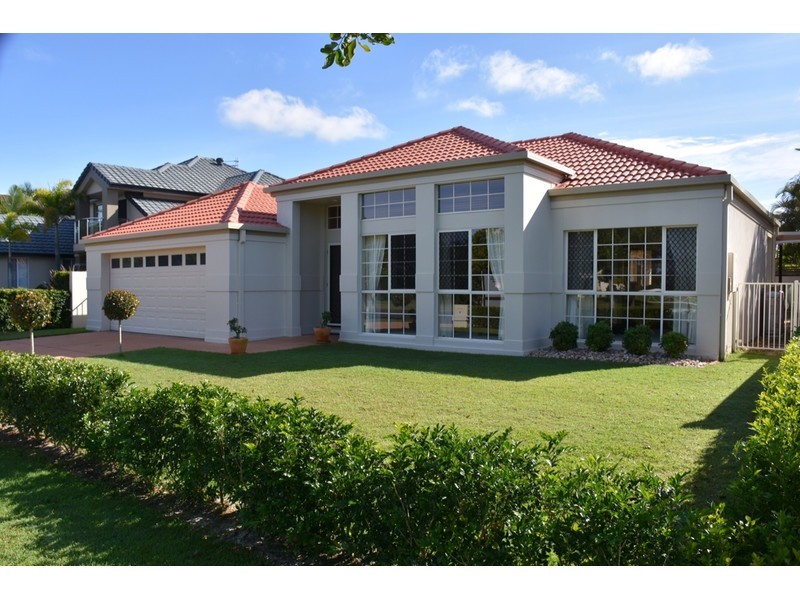 8 Serenity Boulevard, Helensvale QLD 4212