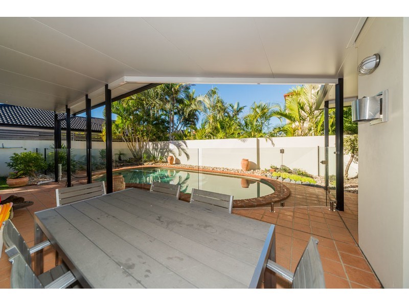 8 Serenity Boulevard, Helensvale QLD 4212