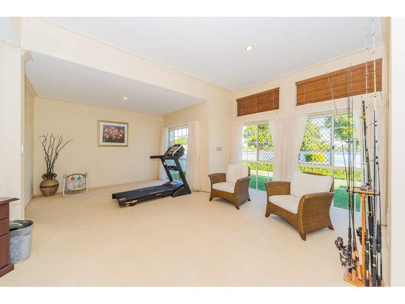 8 Serenity Boulevard, Helensvale QLD 4212