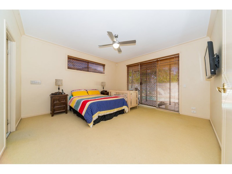 8 Serenity Boulevard, Helensvale QLD 4212