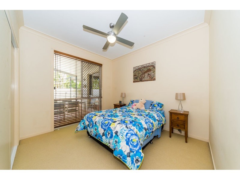 8 Serenity Boulevard, Helensvale QLD 4212