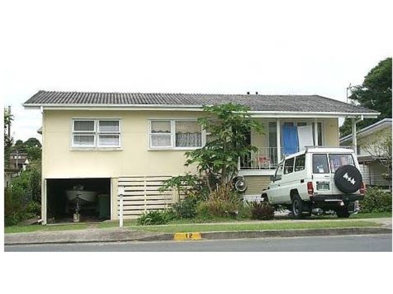 12 Horder Avenue, Labrador QLD 4215