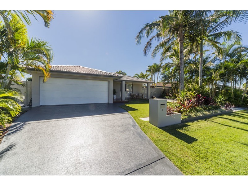 5 Pampas Court, Hollywell QLD 4216