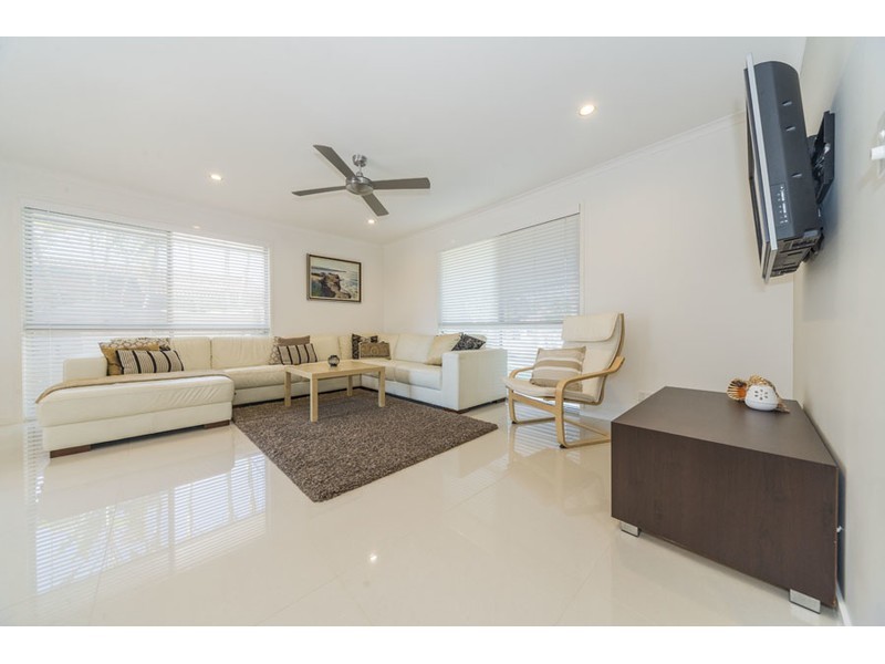 5 Pampas Court, Hollywell QLD 4216