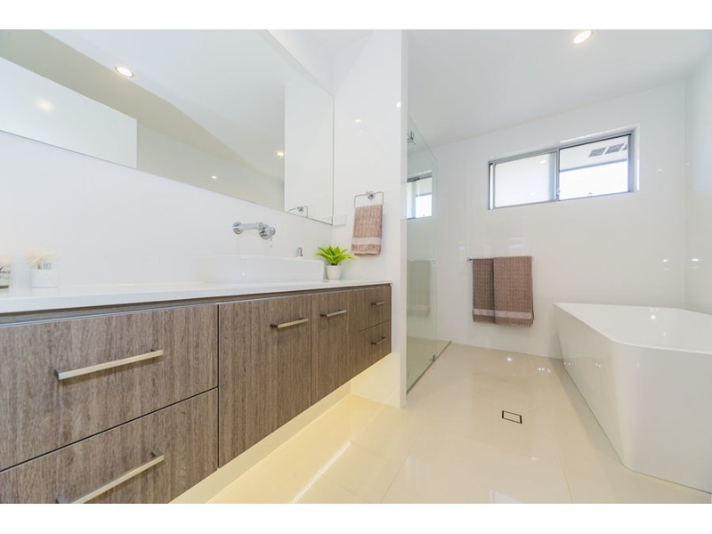 5 Pampas Court, Hollywell QLD 4216