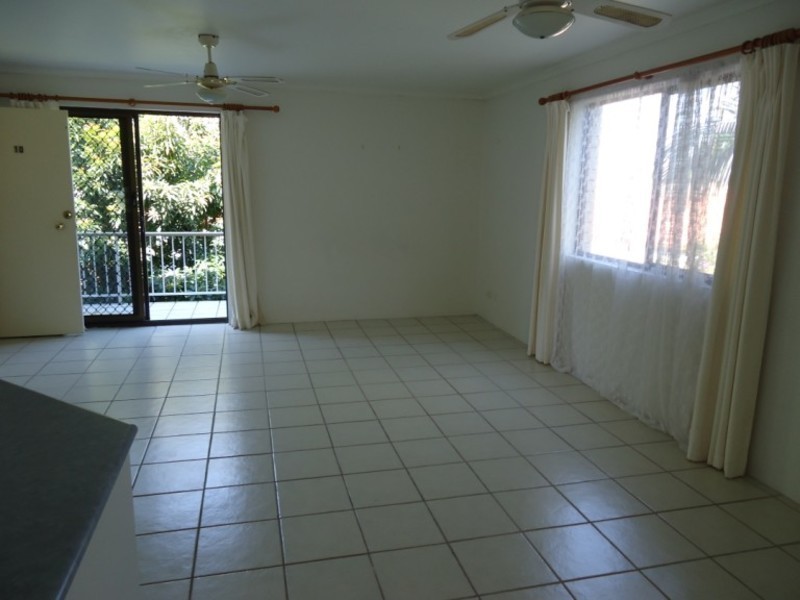 10/25 Imperial Parade, Labrador QLD 4215