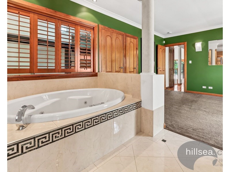 1 Entrance Road, Gaven QLD 4211