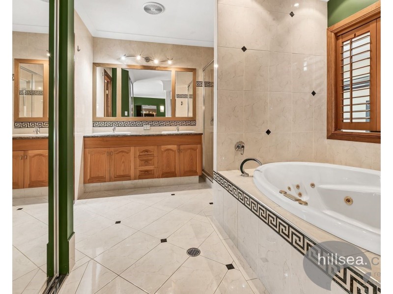 1 Entrance Road, Gaven QLD 4211