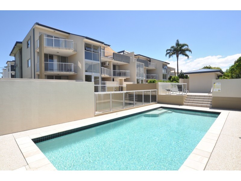 13/8 Proud Street, Labrador QLD 4215