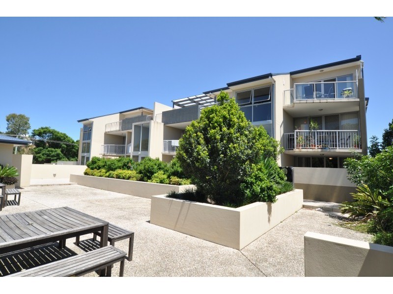 13/8 Proud Street, Labrador QLD 4215