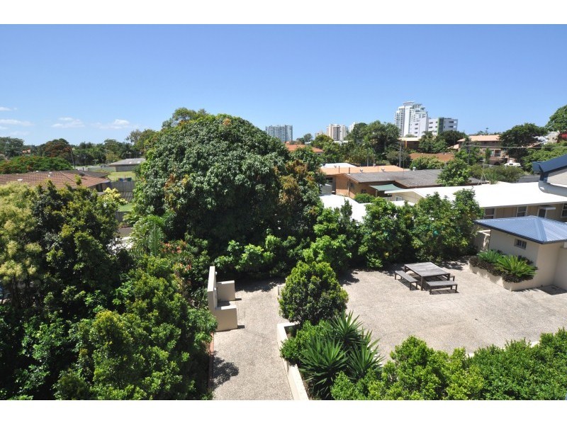 13/8 Proud Street, Labrador QLD 4215