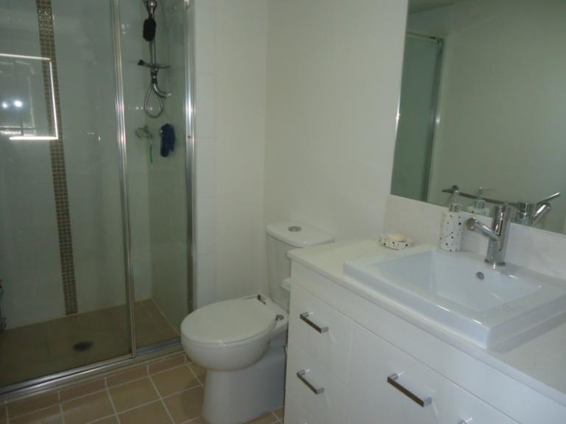 4/32 Parker Street, Labrador QLD 4215